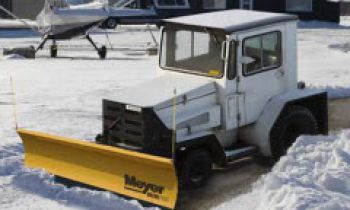 CroppedImage350210-Meyer-AirportTrSnowPlow-2015.jpg